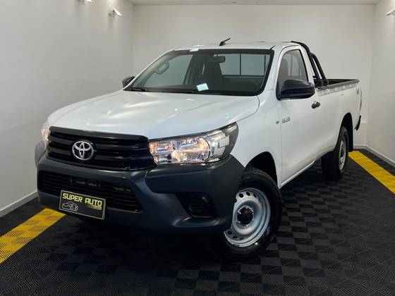 TOYOTA HILUX 2.8 D-4D TURBO DIESEL CS 4X4 MANUAL