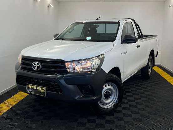 TOYOTA-HILUX-2.8 D-4D TURBO DIESEL CS 4X4 MANUAL TOYOTA-HILUX-2020