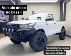 TOYOTA HILUX 2.8 D-4D TURBO DIESEL CS 4X4 MANUAL TOYOTA HILUX 2.8 D-4D TURBO DIESEL CS 4X4 MANUAL