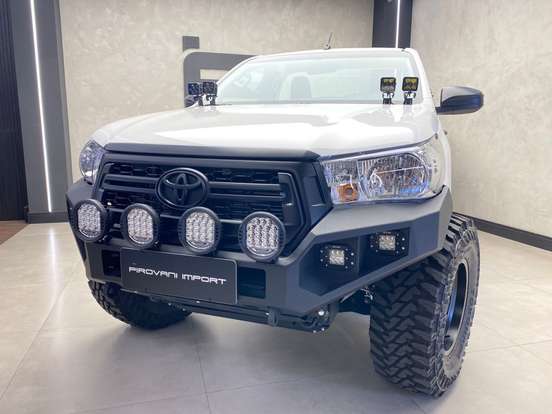 TOYOTA-HILUX-2023