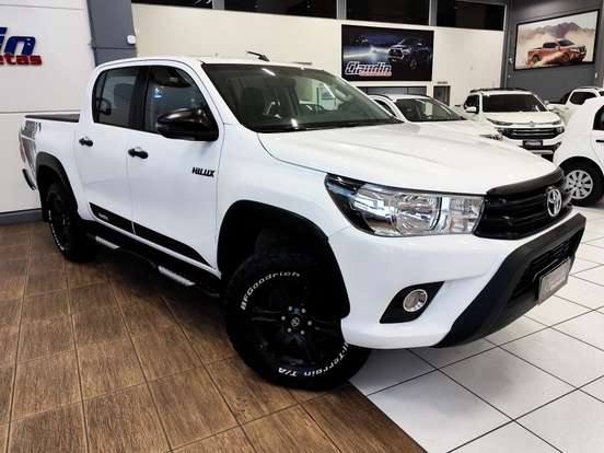 TOYOTA-HILUX-2.8 SR CHALLENGE 4X4 CD 16V DIESEL 4P AUTOMÁTICO TOYOTA-HILUX-2018