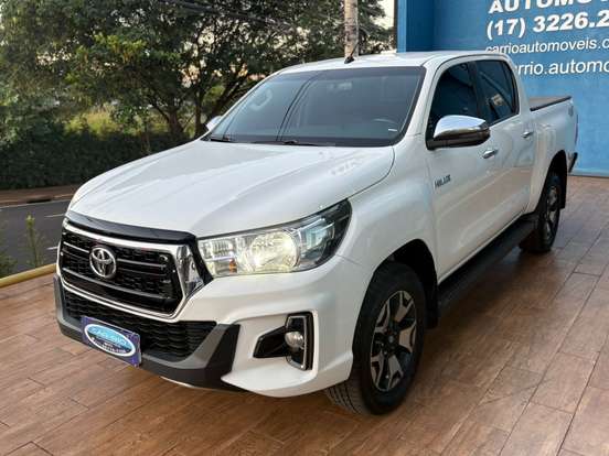 TOYOTA-HILUX-2019