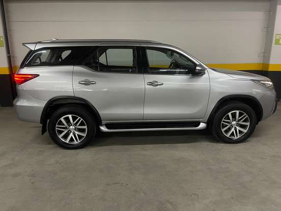 TOYOTA-HILUX-2.8 SRX 4X4 CD 16V DIESEL 4P AUTOMÁTICO TOYOTA-HILUX-2018