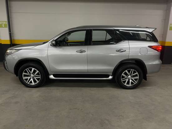 TOYOTA-HILUX-2.8 SRX 4X4 CD 16V DIESEL 4P AUTOMÁTICO TOYOTA-HILUX-2018