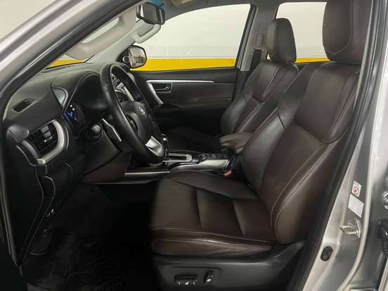 TOYOTA-HILUX-2018