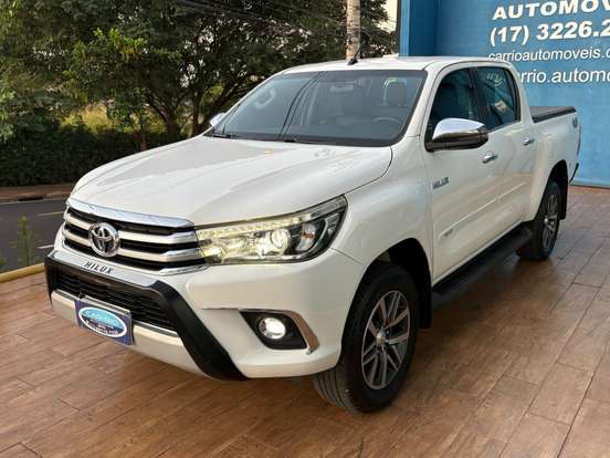 TOYOTA-HILUX-2017