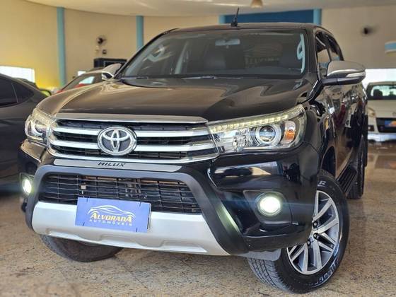 TOYOTA HILUX 2.8 SRX 4X4 CD 16V DIESEL 4P AUTOMÁTICO