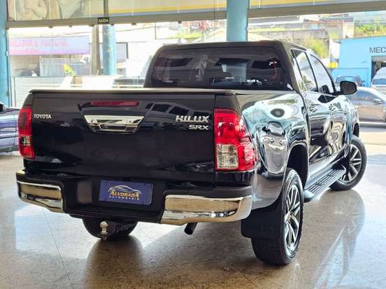 TOYOTA-HILUX-2017