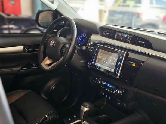TOYOTA-HILUX-2017