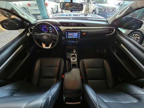 TOYOTA-HILUX-2.8 SRX 4X4 CD 16V DIESEL 4P AUTOMÁTICO TOYOTA-HILUX-2017