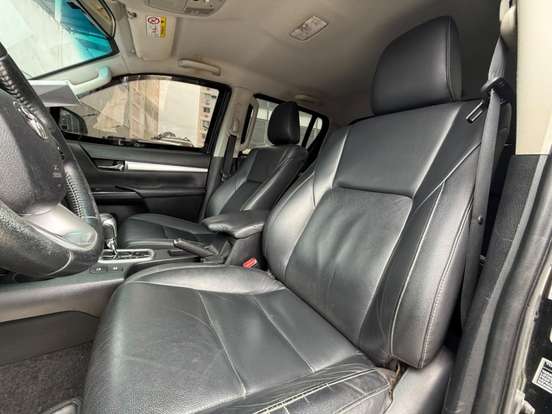 TOYOTA-HILUX-2.8 SRX 4X4 CD 16V DIESEL 4P AUTOMÁTICO TOYOTA-HILUX-2016