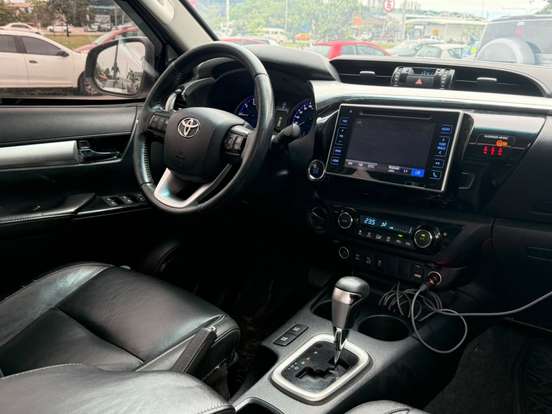 TOYOTA-HILUX-2016