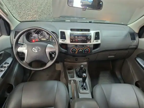 TOYOTA-HILUX-3.0 SR 4X4 CD 16V TURBO INTERCOOLER DIESEL 4P AUTOMÁTICO TOYOTA-HILUX-2015