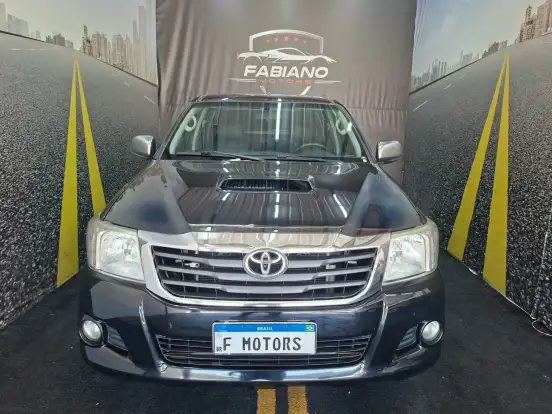 TOYOTA-HILUX-2015