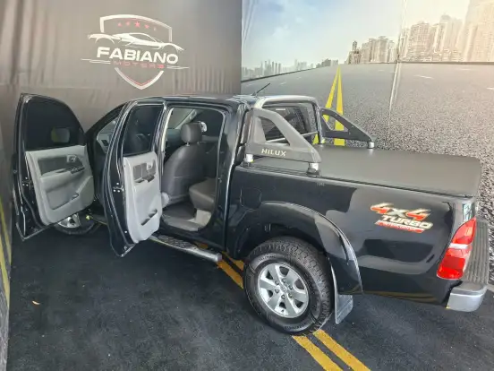 TOYOTA-HILUX-3.0 SR 4X4 CD 16V TURBO INTERCOOLER DIESEL 4P AUTOMÁTICO TOYOTA-HILUX-2015