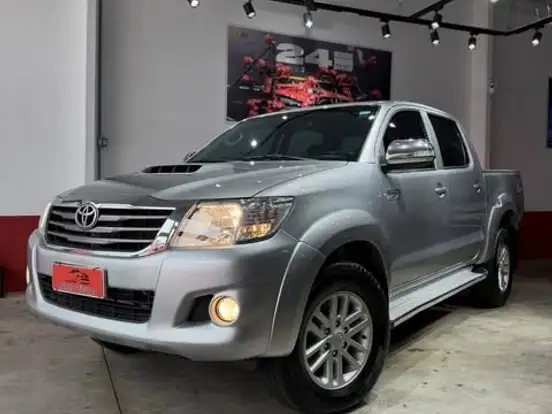 TOYOTA-HILUX-3.0 SRV 4X4 CD 16V TURBO INTERCOOLER DIESEL 4P AUTOMÁTICO TOYOTA-HILUX-2015