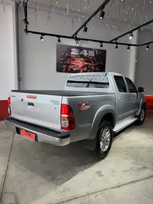 TOYOTA-HILUX-2015