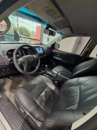 TOYOTA-HILUX-2015