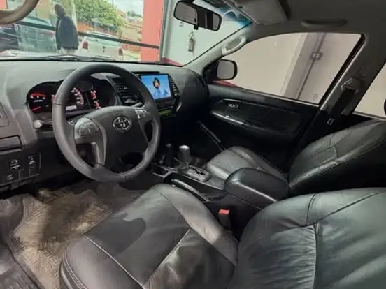 TOYOTA-HILUX-3.0 SRV 4X4 CD 16V TURBO INTERCOOLER DIESEL 4P AUTOMÁTICO TOYOTA-HILUX-2015