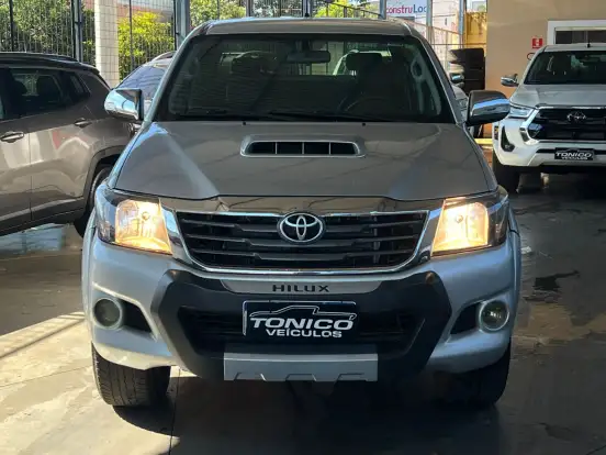 TOYOTA-HILUX-2013