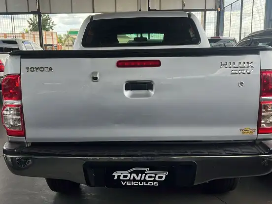 TOYOTA-HILUX-3.0 SRV TOP 4X4 CD 16V TURBO INTERCOOLER DIESEL 4P AUTOMÁTICO TOYOTA-HILUX-2013
