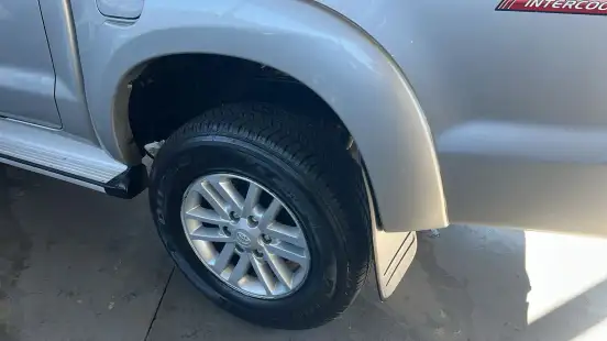 TOYOTA-HILUX-2013