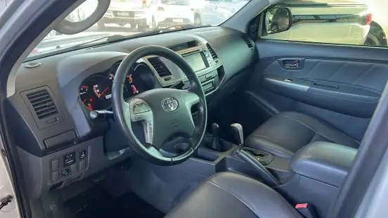TOYOTA-HILUX-2013