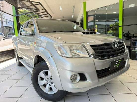 TOYOTA-HILUX-2013