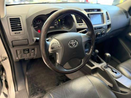TOYOTA-HILUX-3.0 SR 4X4 CD 16V TURBO INTERCOOLER DIESEL 4P AUTOMÁTICO TOYOTA-HILUX-2013