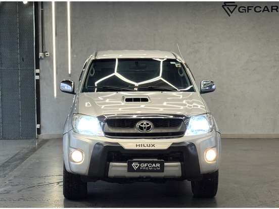 TOYOTA-HILUX-2011
