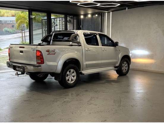 TOYOTA-HILUX-3.0 SRV 4X4 CD 16V TURBO INTERCOOLER DIESEL 4P AUTOMÁTICO TOYOTA-HILUX-2011