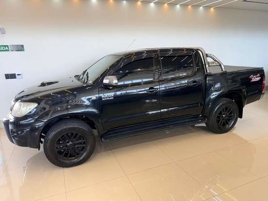 TOYOTA-HILUX-2010