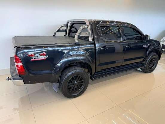 TOYOTA-HILUX-2010