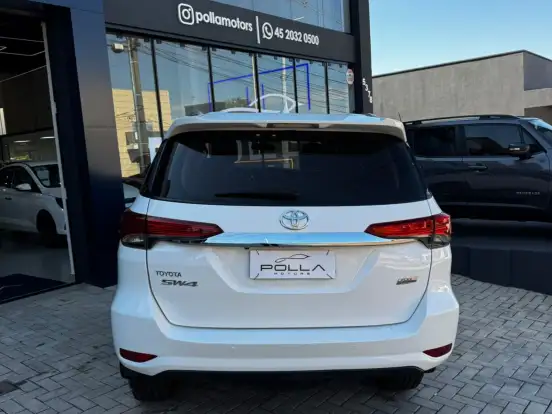 TOYOTA-HILUX SW4-2.7 SR 7 LUGARES 4X2 16V FLEX 4P AUTOMÁTICO TOYOTA-HILUX SW4-2016