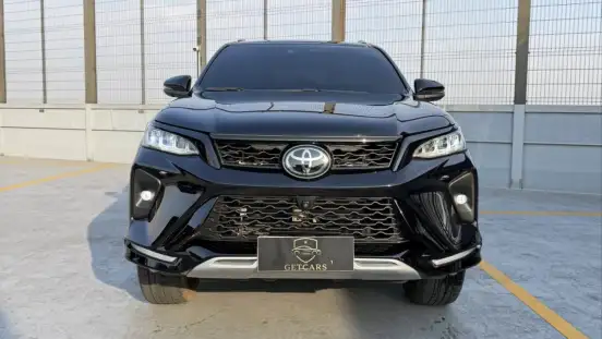 TOYOTA-HILUX SW4-2023