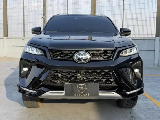 TOYOTA-HILUX SW4-2.8 D-4D TURBO DIESEL DIAMOND 7L 4X4 AUTOMÁTICO TOYOTA-HILUX SW4-2023
