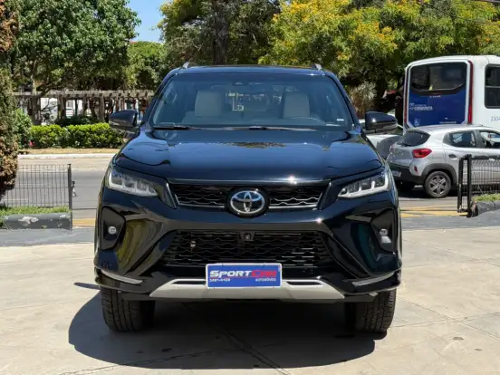 TOYOTA-HILUX SW4-2.8 D-4D TURBO DIESEL DIAMOND 7L 4X4 AUTOMÁTICO TOYOTA-HILUX SW4-2024
