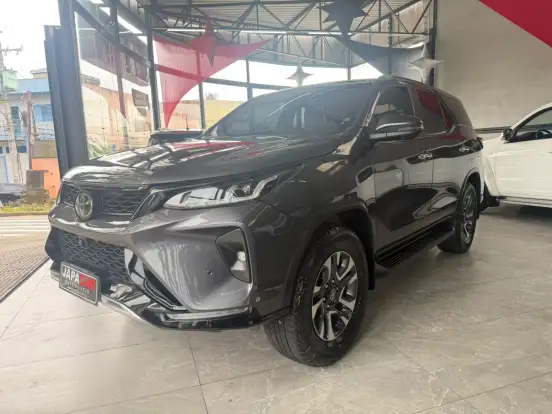 TOYOTA-HILUX SW4-2.8 D-4D TURBO DIESEL DIAMOND 7L 4X4 AUTOMÁTICO TOYOTA-HILUX SW4-2024