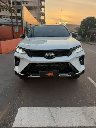 TOYOTA-HILUX SW4-2.8 D-4D TURBO DIESEL DIAMOND 7L 4X4 AUTOMÁTICO TOYOTA-HILUX SW4-2023