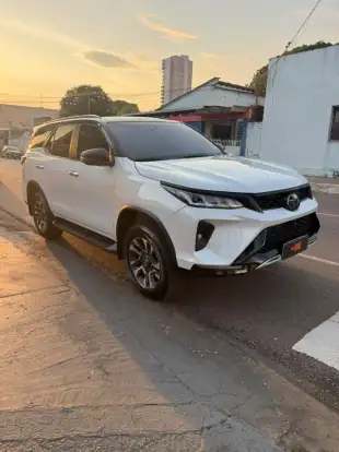 TOYOTA-HILUX SW4-2023