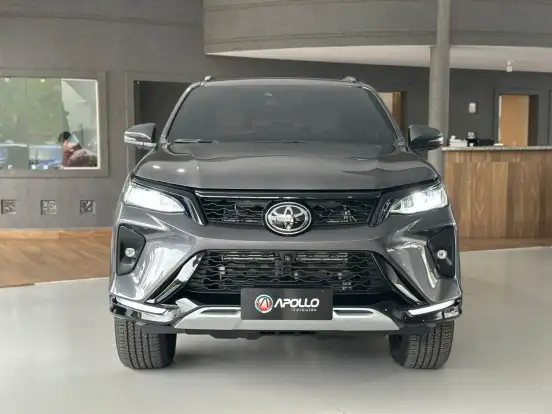 TOYOTA-HILUX SW4-2.8 D-4D TURBO DIESEL DIAMOND 7L 4X4 AUTOMÁTICO TOYOTA-HILUX SW4-2023