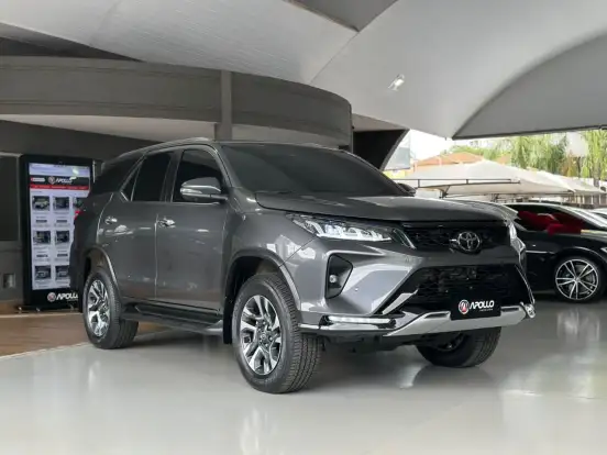 TOYOTA-HILUX SW4-2023