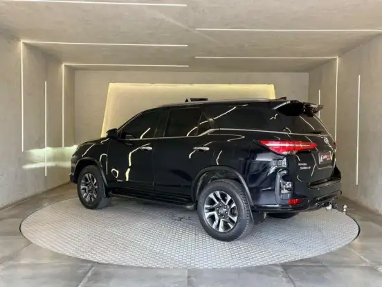TOYOTA-HILUX SW4-2022