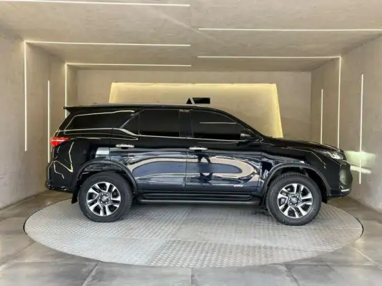 TOYOTA-HILUX SW4-2022