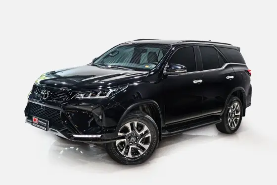 TOYOTA HILUX SW4 2.8 D-4D TURBO DIESEL DIAMOND 7L 4X4 AUTOMÁTICO