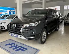 TOYOTA HILUX SW4 2.8 D-4D TURBO DIESEL SRX 7L 4X4 AUTOMÁTICO TOYOTA HILUX SW4 2.8 D-4D TURBO DIESEL SRX 7L 4X4 AUTOMÁTICO