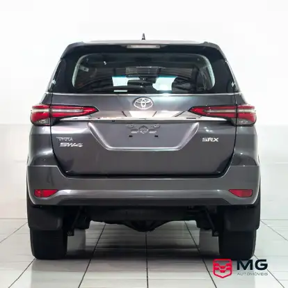TOYOTA-HILUX SW4-2021