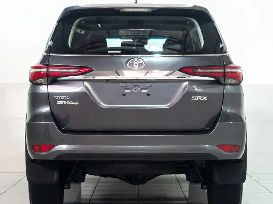 TOYOTA-HILUX SW4-2.8 D-4D TURBO DIESEL SRX 7L 4X4 AUTOMÁTICO TOYOTA-HILUX SW4-2021