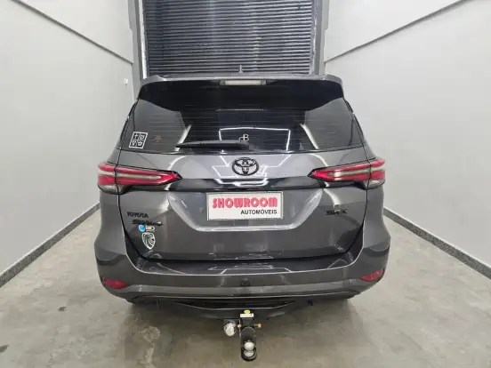 TOYOTA-HILUX SW4-2021