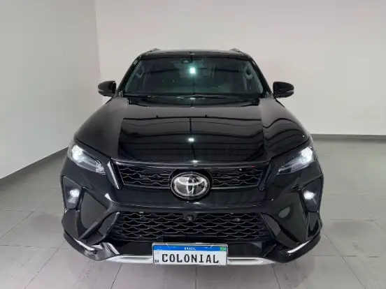 TOYOTA-HILUX SW4-2024